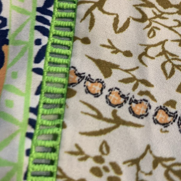 NORACORA brand, Size Medium multi-colored short sleeve blouse. - Picture 8 of 10